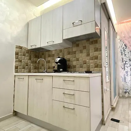 Piazza Veneto House アパート トロペーア